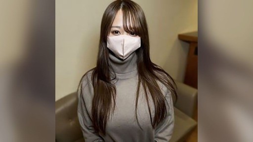 FC2PPV-4502398 Một J● có bạn trai mông to, cúp G đến gặp tôi sau khi ngủ qua đêm với bạn trai nhưng anh ấy nói: ''Hôm nay nguy hiểm nên tôi không thể vào trong được'' nên tôi miễn cưỡng rót rượu. tinh dịch của tôi trên khuôn mặt dễ thương của cô ấy.